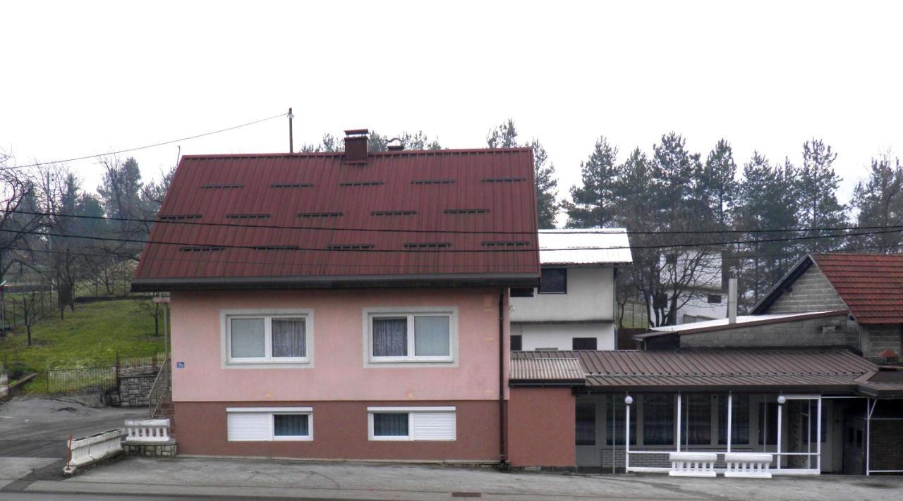 Apartman Marko Огулин Екстериор снимка